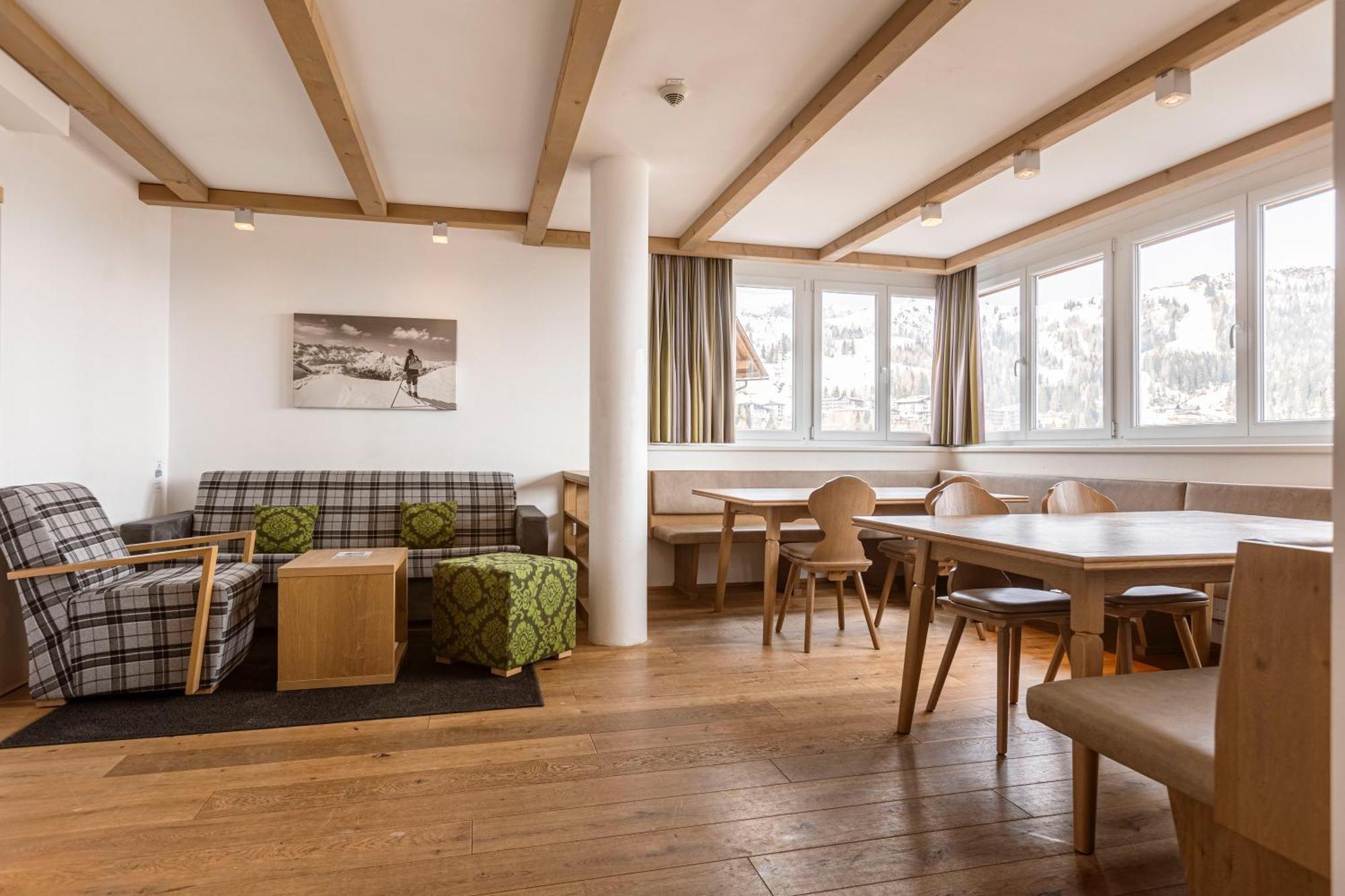Superior Chalet mit vier Schlafzimmern mit Sauna (bis zu 12 Personen)